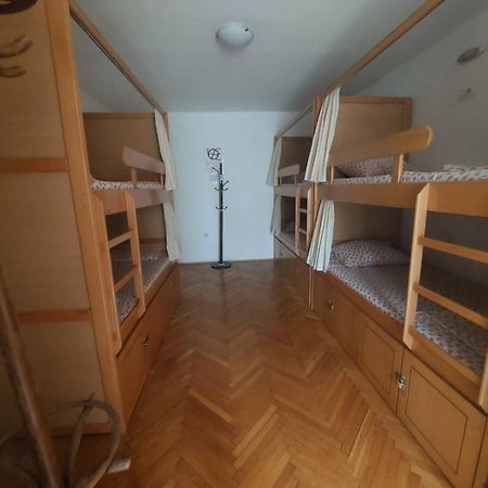 Hostel Valentin 2 Szkopje Kültér fotó