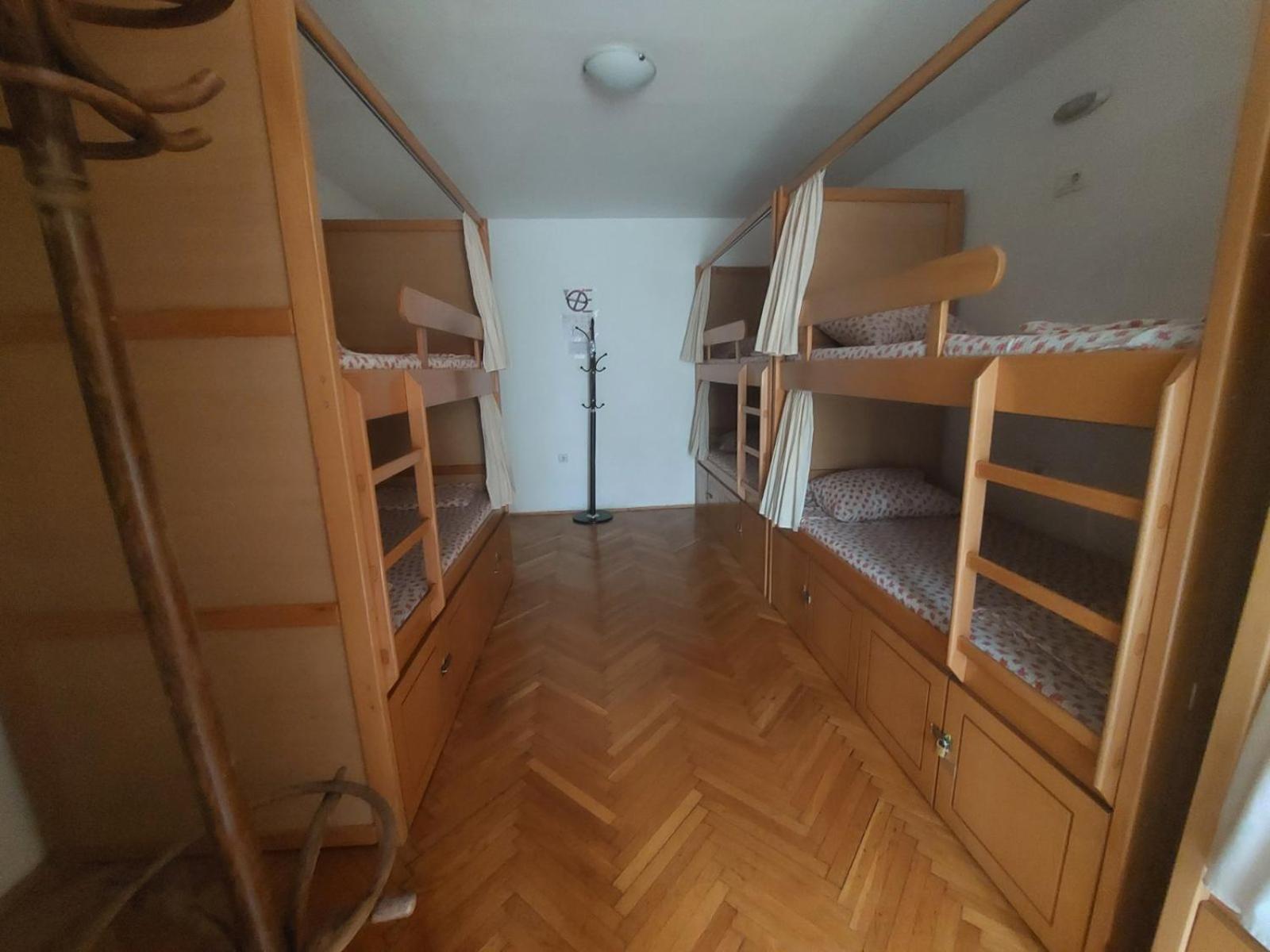 Hostel Valentin 2 Szkopje Kültér fotó