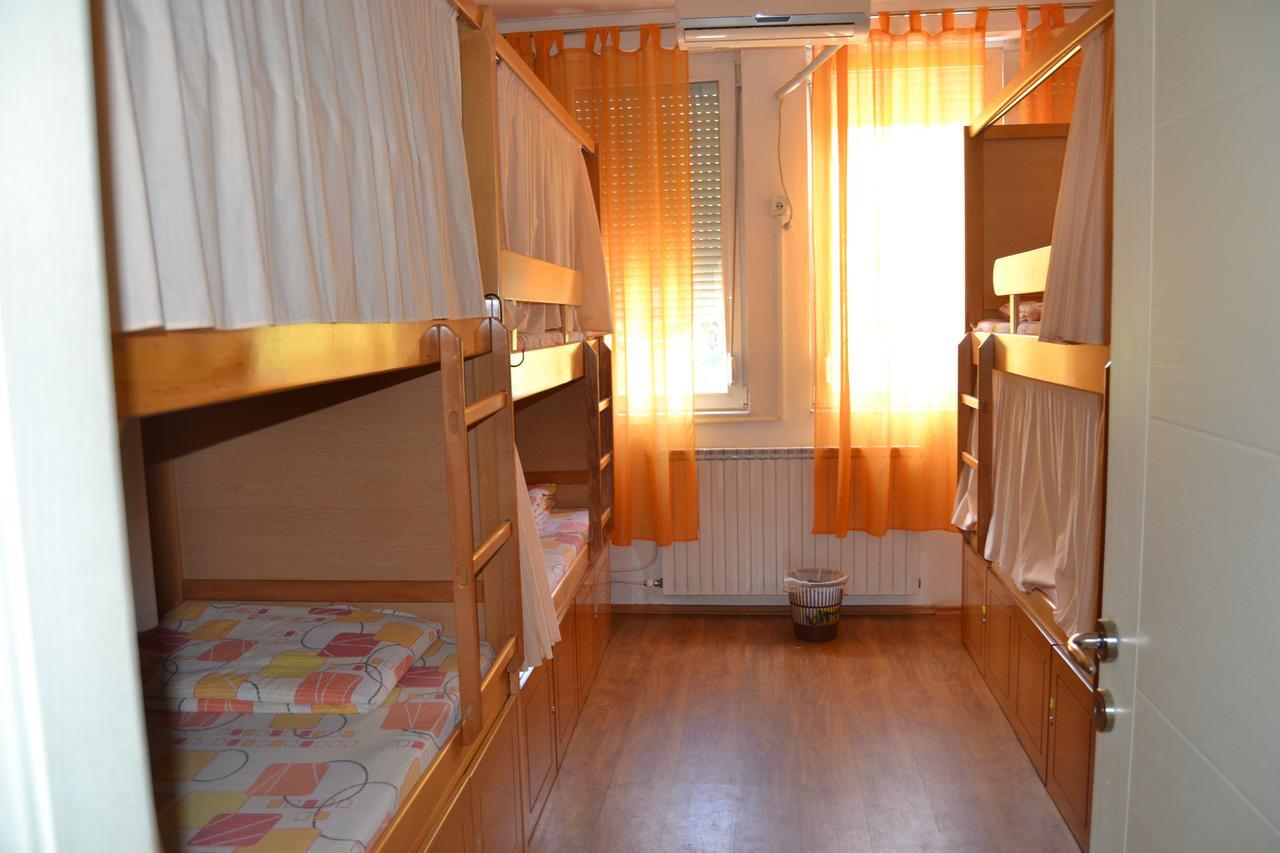 Hostel Valentin 2 Szkopje Kültér fotó