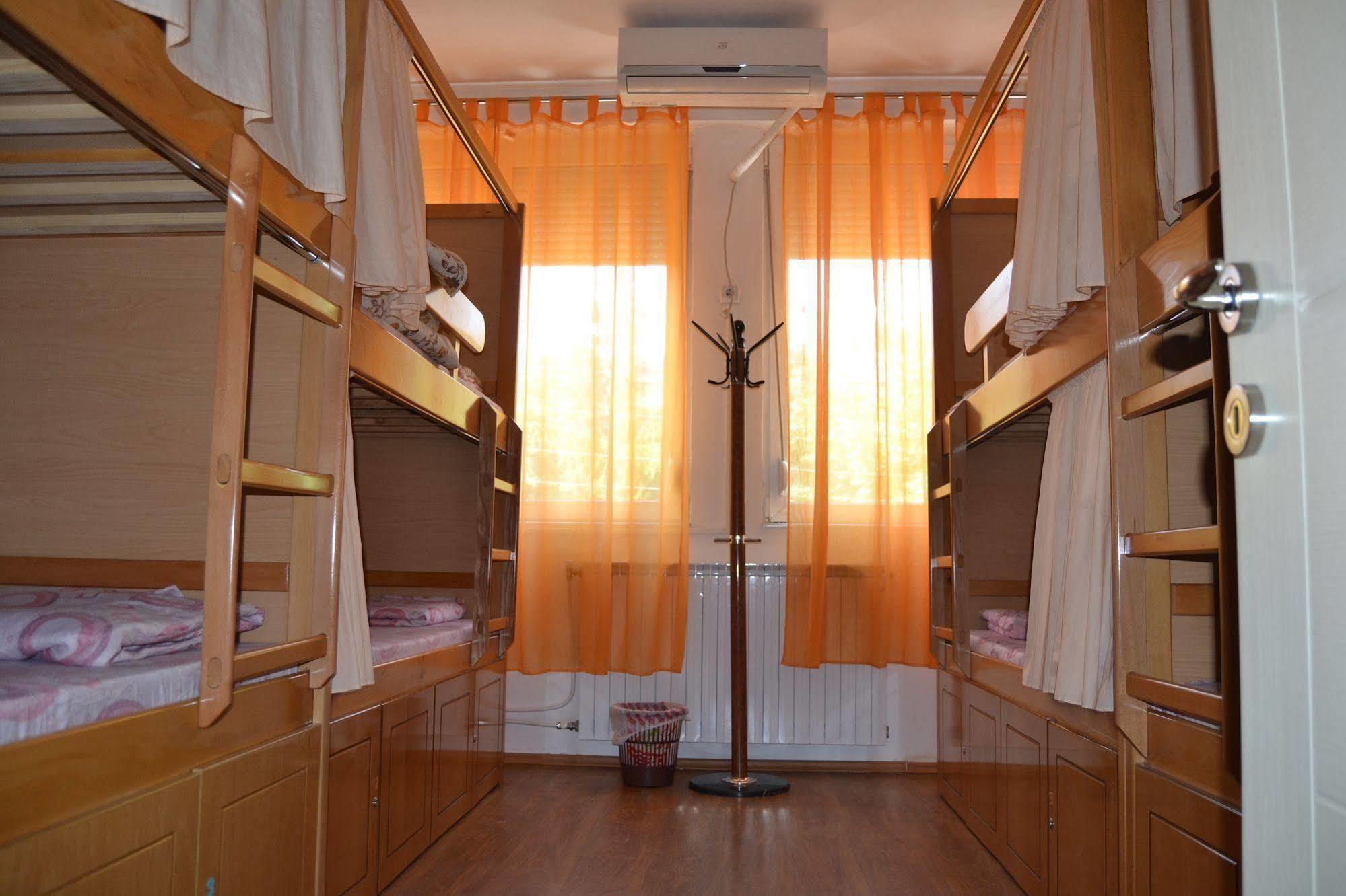 Hostel Valentin 2 Szkopje Kültér fotó